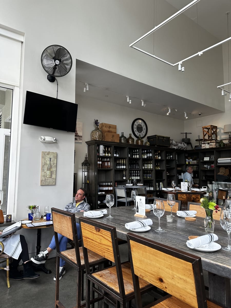 Bacchus Wine Bistro – photo 3